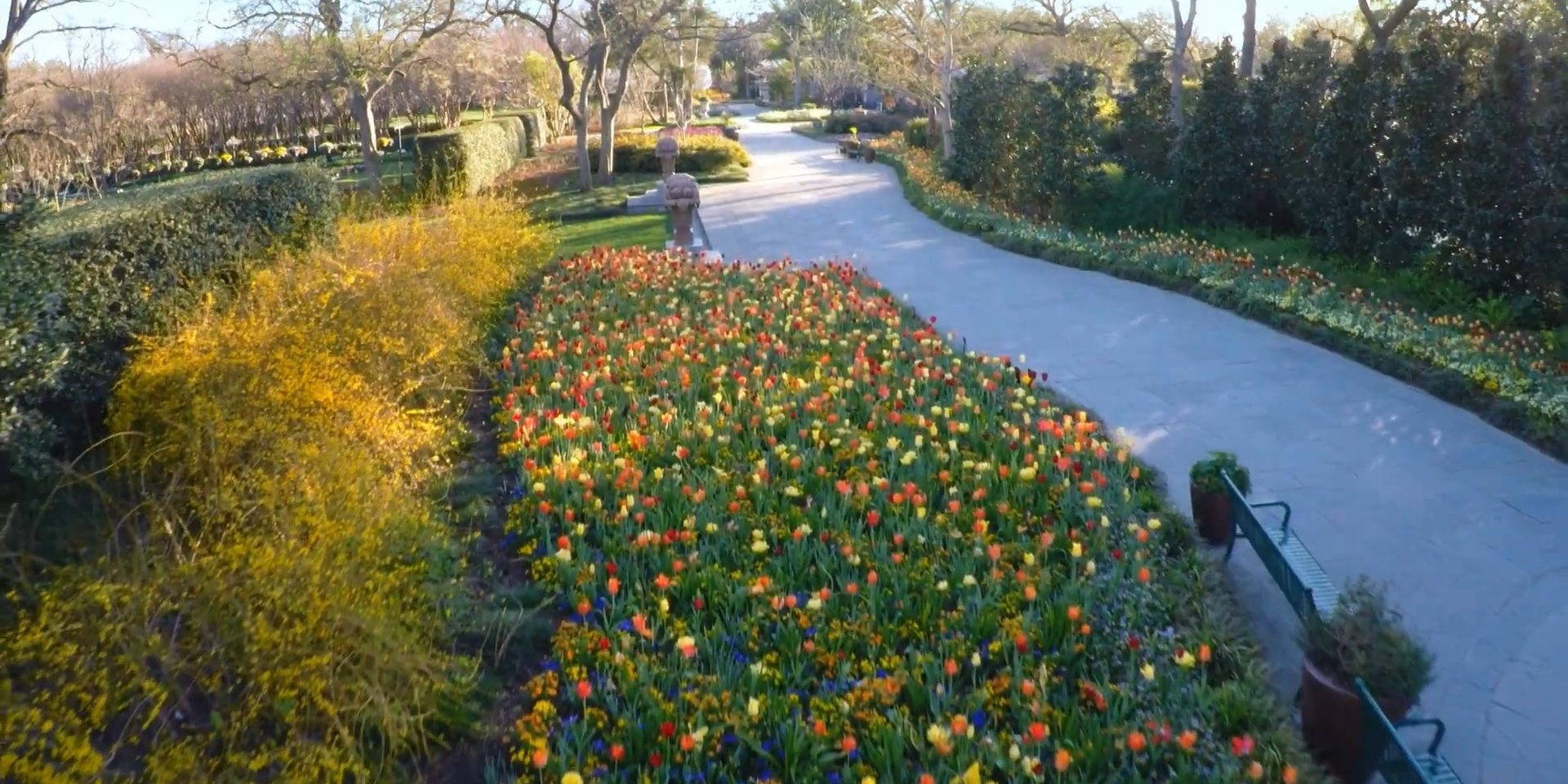 Garden Walkway at Dallas Arboretum, Texas