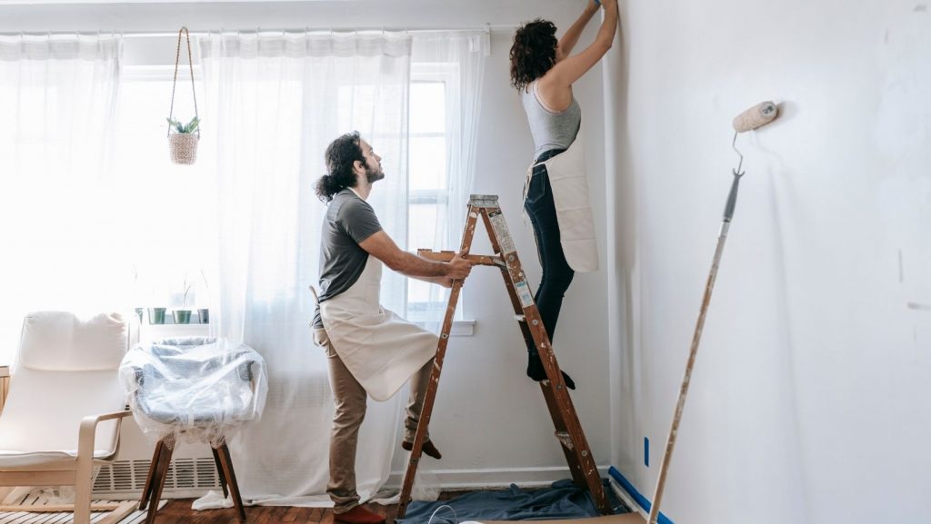 couple-renovating-living-room-dallas-texas